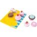 Ξύλινος δίσκος με cupcakes και τάρτες 10149
